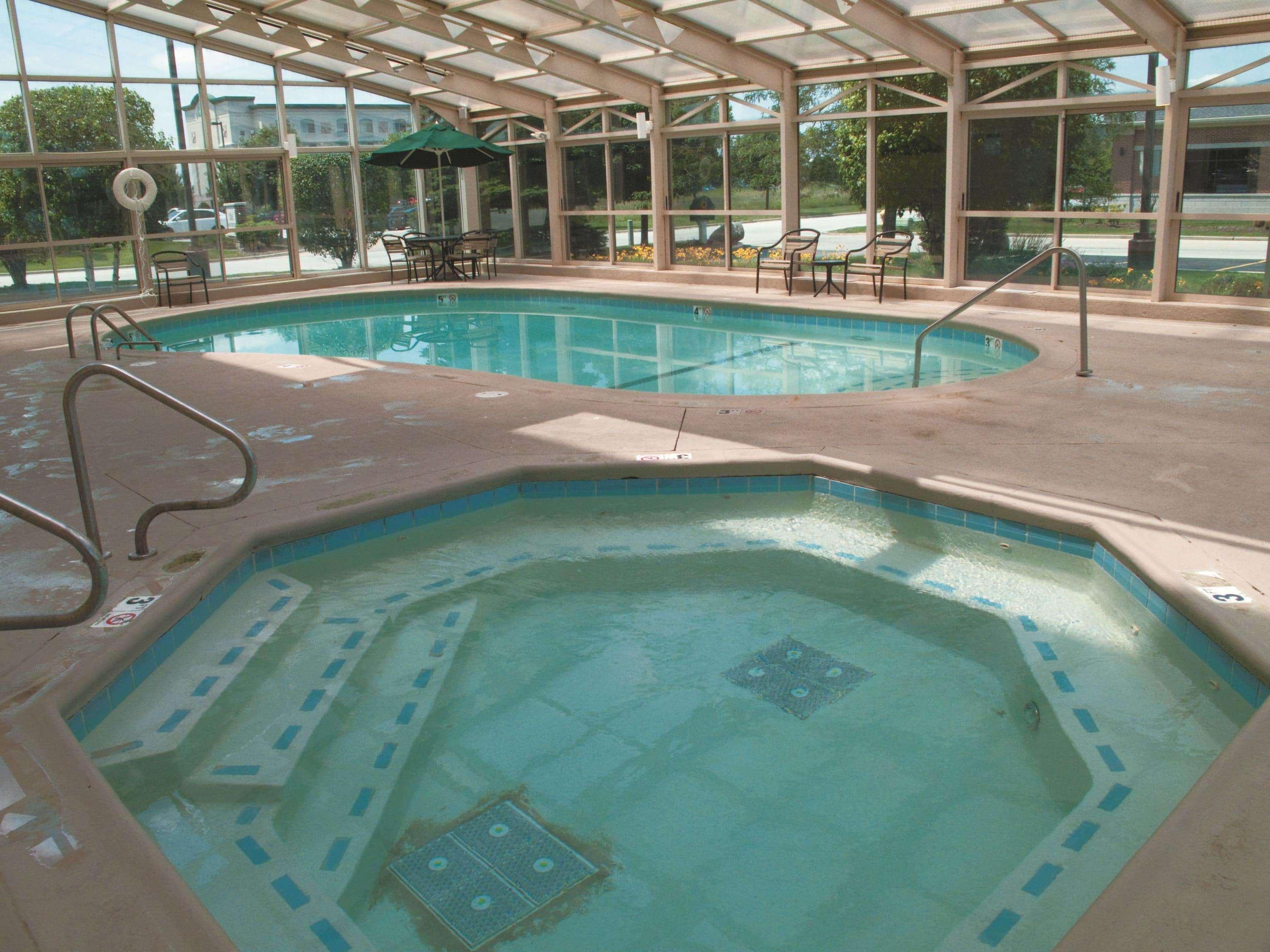 La Quinta By Wyndham Chicago Tinley Park Hotel Exterior photo